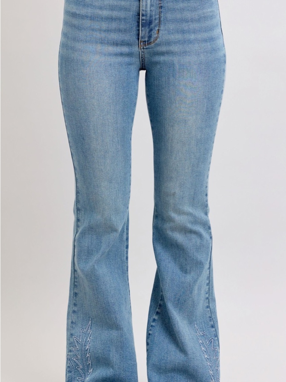 Judy Blue High Waisted Western Embroidery Detail Flare Jeans